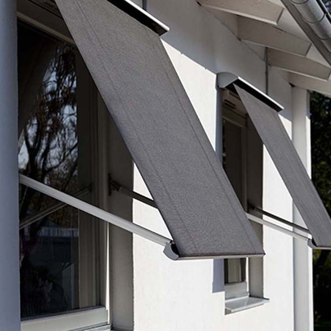 Somfy - drop arm awning